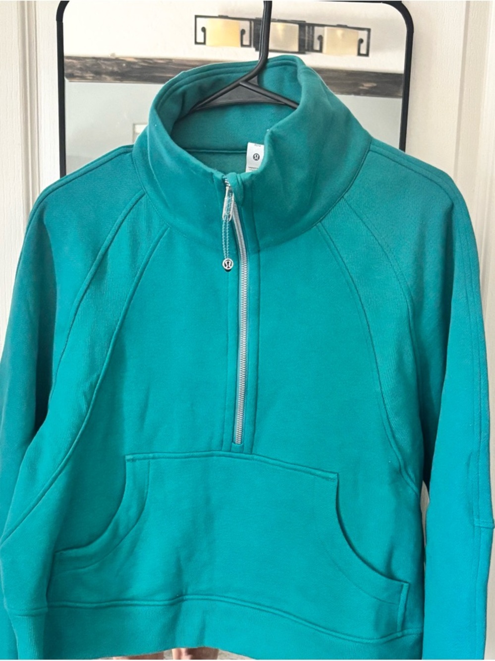 Lululemon Scuba -M/L
